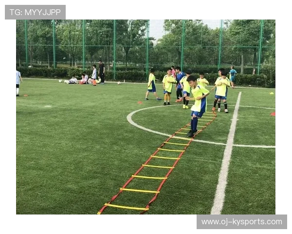 足球联赛在青训扶持中推广俱乐部间技术互换与联合训练营常态化